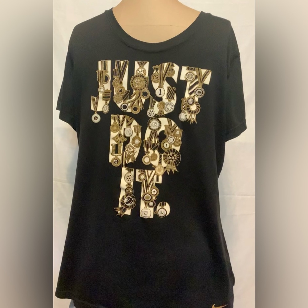 Boys' L Nike Lightweight Black And Gold Medal Print "Just Do It" Dri-FIT T-Shirt